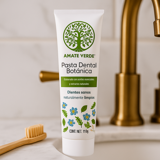 imagen de pasta dental botanica de amate verde con un cepillo de dientes