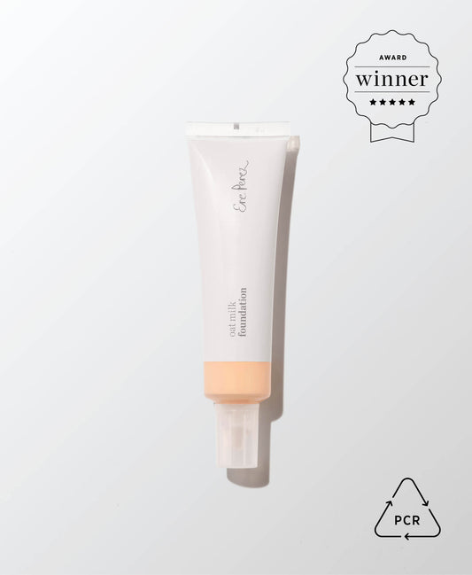 envase de maquillaje de avena ere perez pcr en fondo blanco disponible en blumma