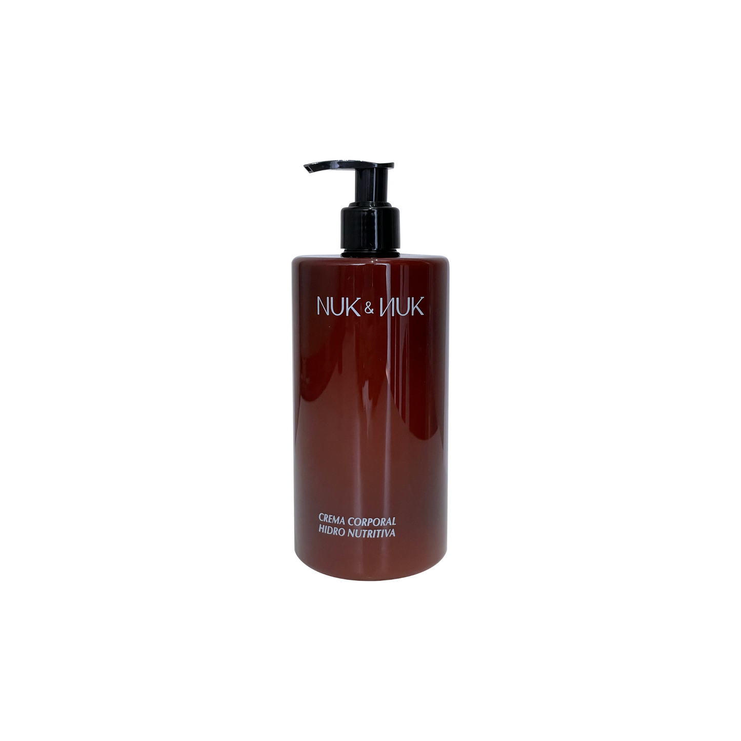 vista frontal de envase de plastico color ambar de la crema corporal hidronutritiva de nuk y nuk de 500 ml en fondo blanco
