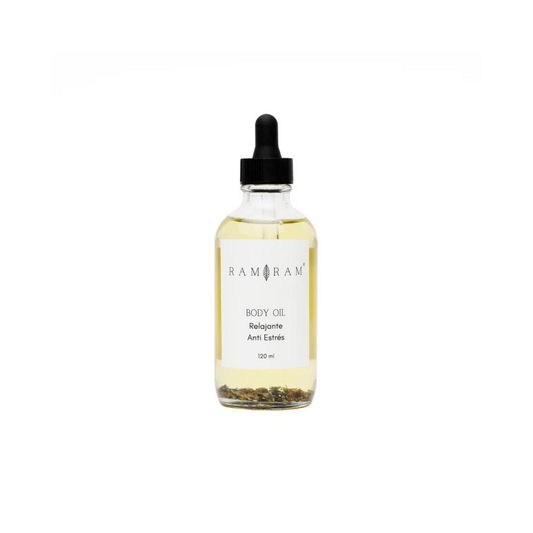 vista frontal de envase de vidrio transparente con aplicador de gotero del aceite corporal con aromaterapia relajante antiestres ram ram en fondo blanco